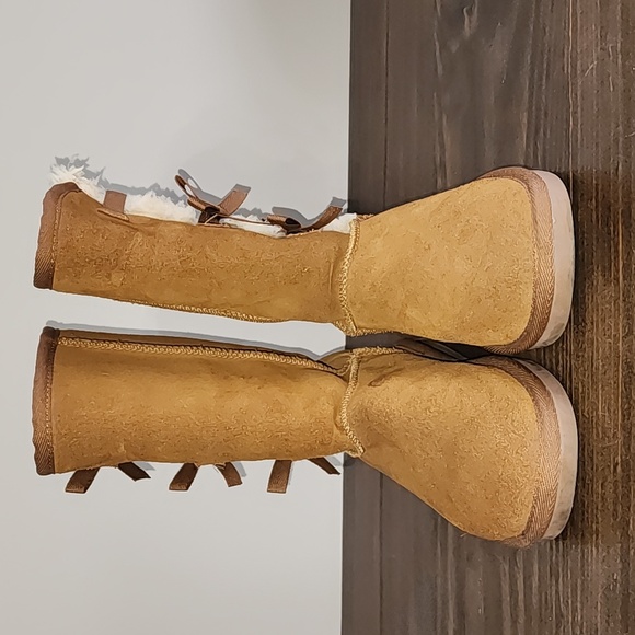 Koolaburra Boots By UGG - Picture 3 of 8